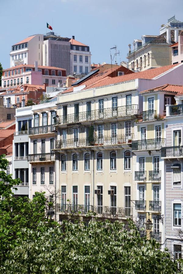 Sunny Pink Street Historical Apt, By Timecooler Lisboa Kültér fotó